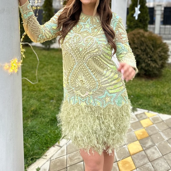 Light Green Sparkling Dress 🍐🥝 - Picture 4 of 7